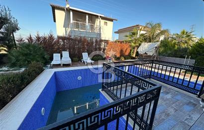 Urla İçmeler'de Denize Nazır Müstakil Havuzlu Satılık Taş Villa
