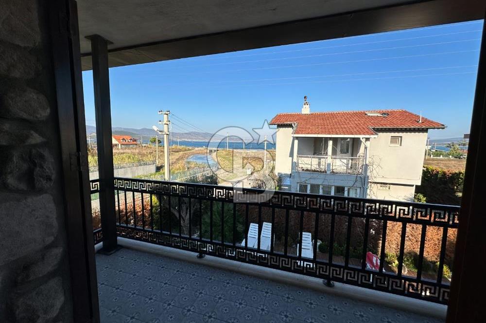 Urla İçmeler'de Denize Nazır Müstakil Havuzlu Satılık Taş Villa