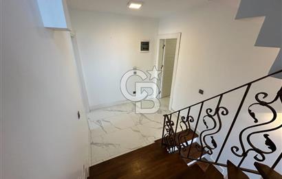 Urla İçmeler'de Denize Nazır Müstakil Havuzlu Satılık Taş Villa