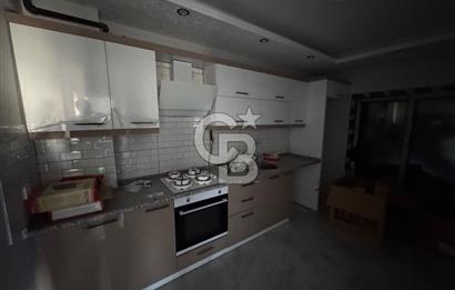 Hem İş Hem Yaşam Alanı: Dubleks Dükkan + 3 Katlı Satılık Bina