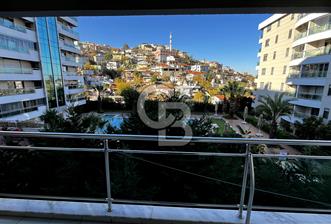 İzmir Kordelya Sitesi Havuzlu,Otoparklı, Satılık 3+1 Lüx Daire