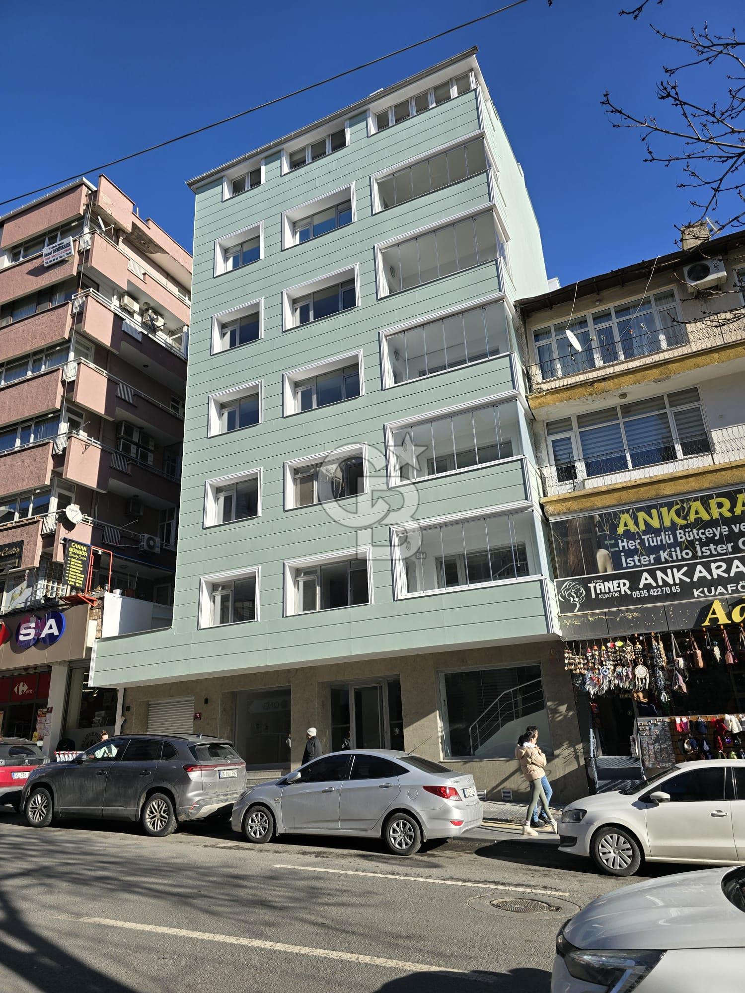 TUNALI HİLMİ CADDESİNDE 3000 m2 TİCARİ KOMPLE BİNA