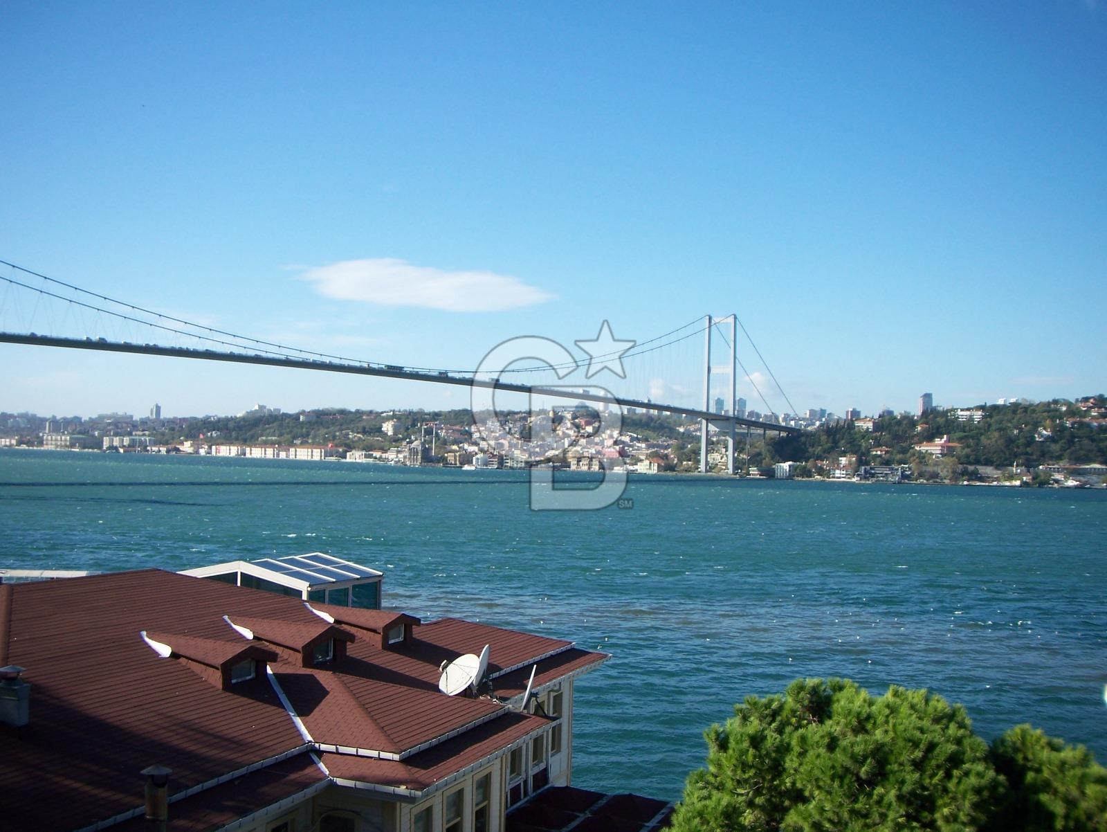 ÜSKÜDAR BEYLERBEYİ YALIBOYU FULL BOĞAZ MANZARALI 3+1 145M2 BALKONLU 