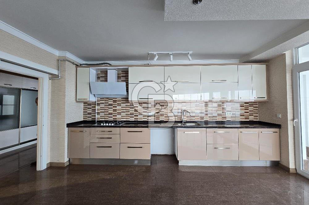 BAĞLICA'DA SİTE İÇİNDE 5+1 NET 235 m2 LÜKS KİRALIK DAİRE