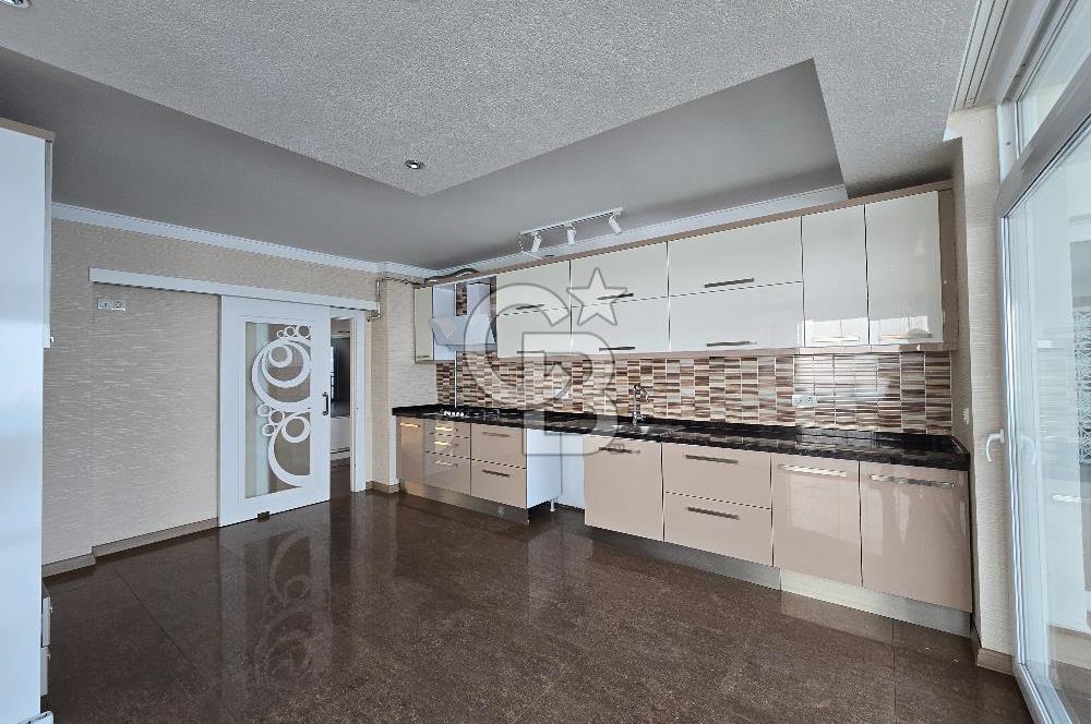 BAĞLICA'DA SİTE İÇİNDE 5+1 NET 235 m2 LÜKS KİRALIK DAİRE
