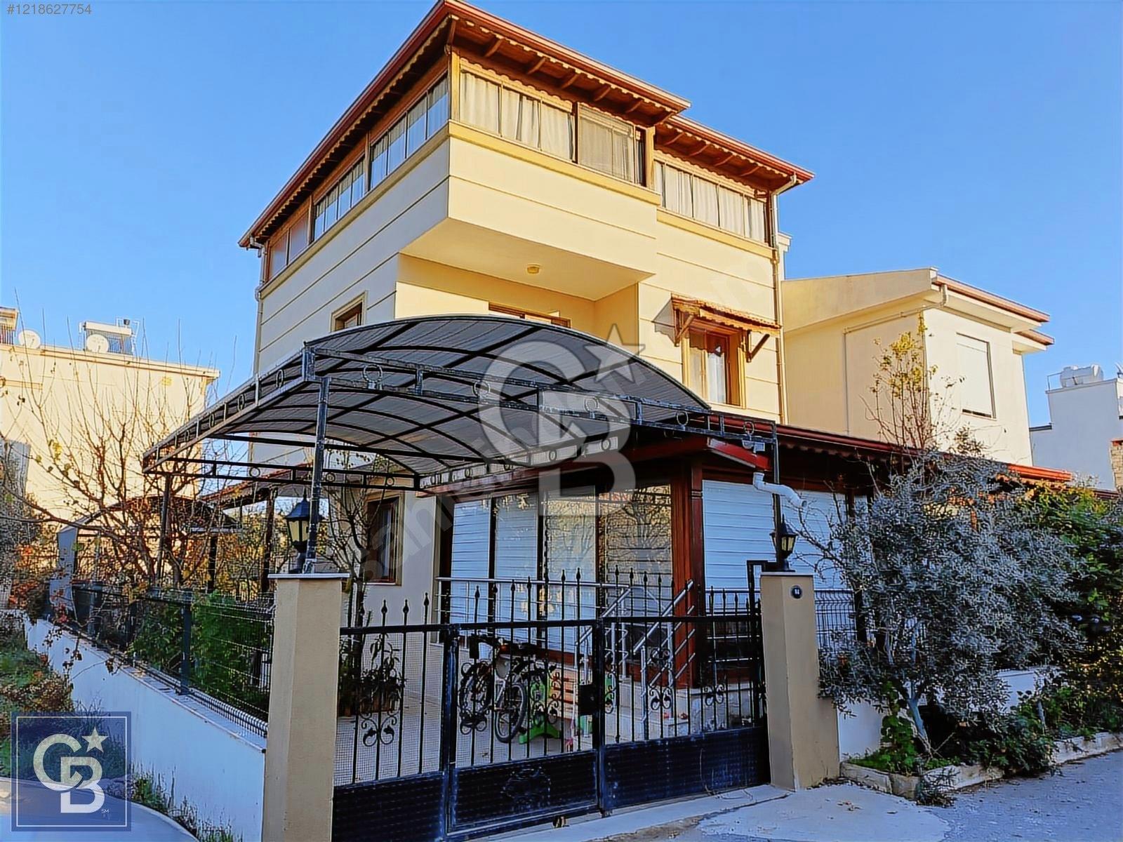 ÜRKMEZ'DE SATILIK TRİBLEKS