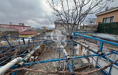 BÜNYAN KARAKAYA'DA 22 KAPALI ODASI BULUNAN KÖY EVİ