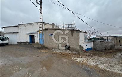 BÜNYAN KARAKAYA'DA 22 KAPALI ODASI BULUNAN KÖY EVİ