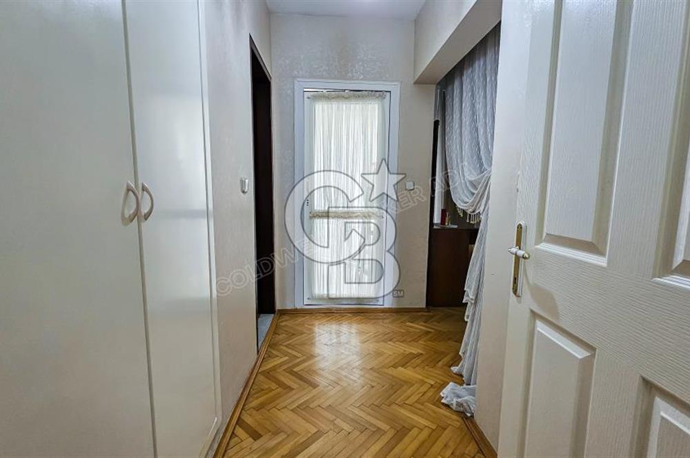 Kuşadası Ege Mahallesinde Havuzlu Sitede Deniz Manzaralı 4+1 Bakımlı Daire