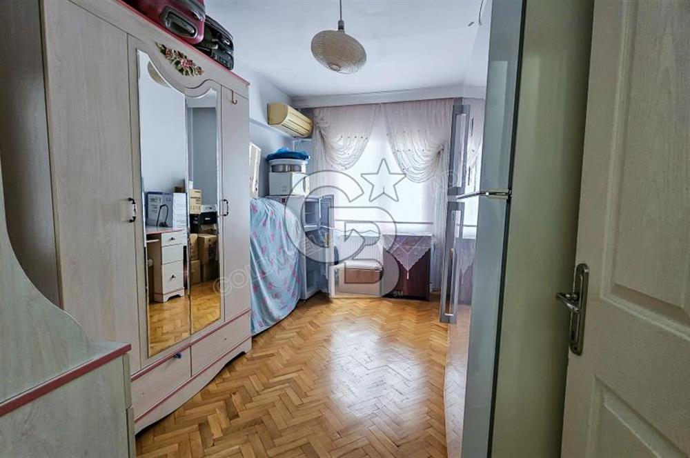 Kuşadası Ege Mahallesinde Havuzlu Sitede Deniz Manzaralı 4+1 Bakımlı Daire