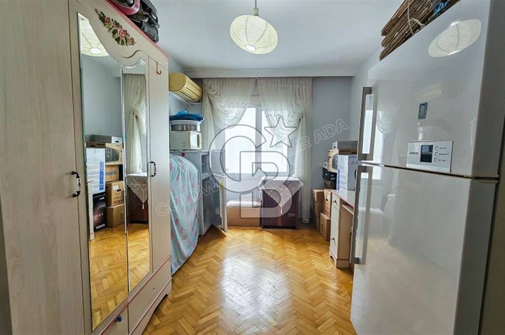 Kuşadası Ege Mahallesinde Havuzlu Sitede Deniz Manzaralı 4+1 Bakımlı Daire
