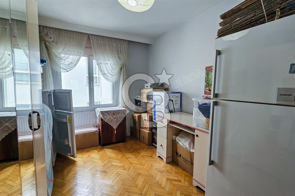 Kuşadası Ege Mahallesinde Havuzlu Sitede Deniz Manzaralı 4+1 Bakımlı Daire