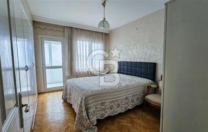 Kuşadası Ege Mahallesinde Havuzlu Sitede Deniz Manzaralı 4+1 Bakımlı Daire