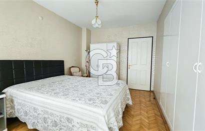 Kuşadası Ege Mahallesinde Havuzlu Sitede Deniz Manzaralı 4+1 Bakımlı Daire