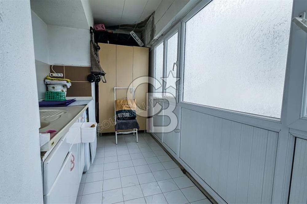Kuşadası Ege Mahallesinde Havuzlu Sitede Deniz Manzaralı 4+1 Bakımlı Daire
