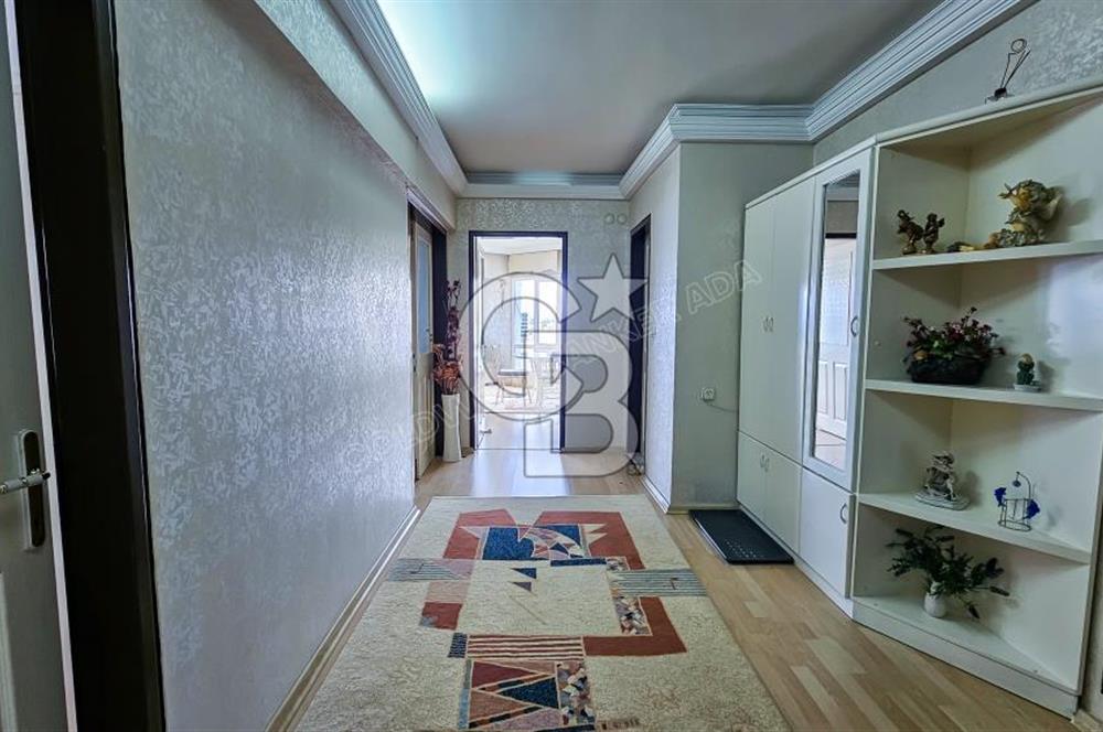 Kuşadası Ege Mahallesinde Havuzlu Sitede Deniz Manzaralı 4+1 Bakımlı Daire