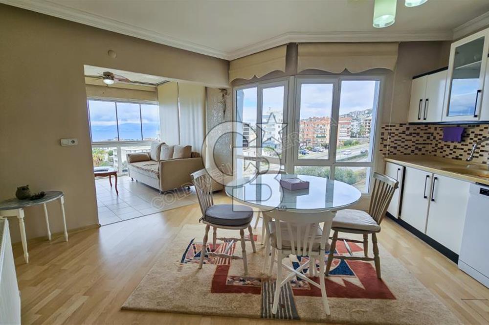 Kuşadası Ege Mahallesinde Havuzlu Sitede Deniz Manzaralı 4+1 Bakımlı Daire