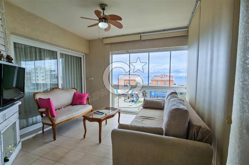 Kuşadası Ege Mahallesinde Havuzlu Sitede Deniz Manzaralı 4+1 Bakımlı Daire