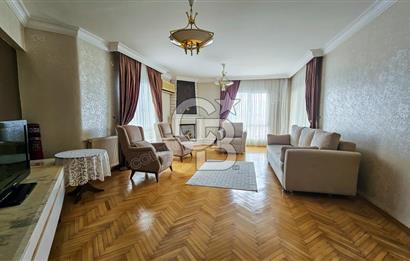Kuşadası Ege Mahallesinde Havuzlu Sitede Deniz Manzaralı 4+1 Bakımlı Daire