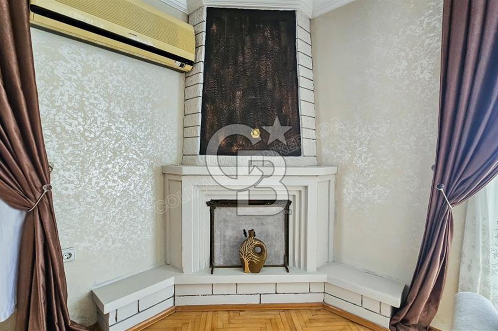 Kuşadası Ege Mahallesinde Havuzlu Sitede Deniz Manzaralı 4+1 Bakımlı Daire