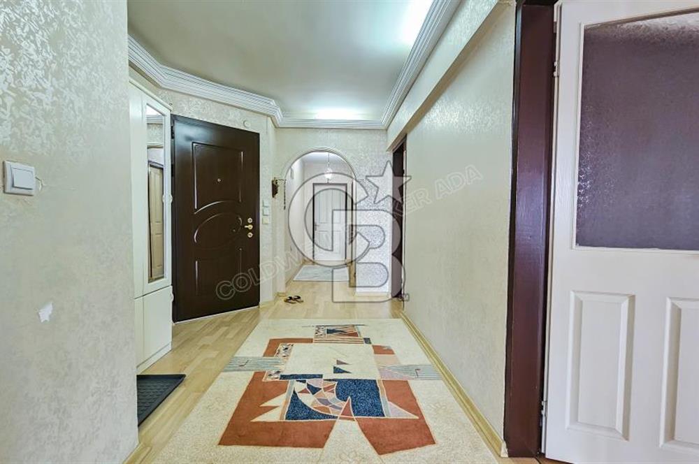 Kuşadası Ege Mahallesinde Havuzlu Sitede Deniz Manzaralı 4+1 Bakımlı Daire