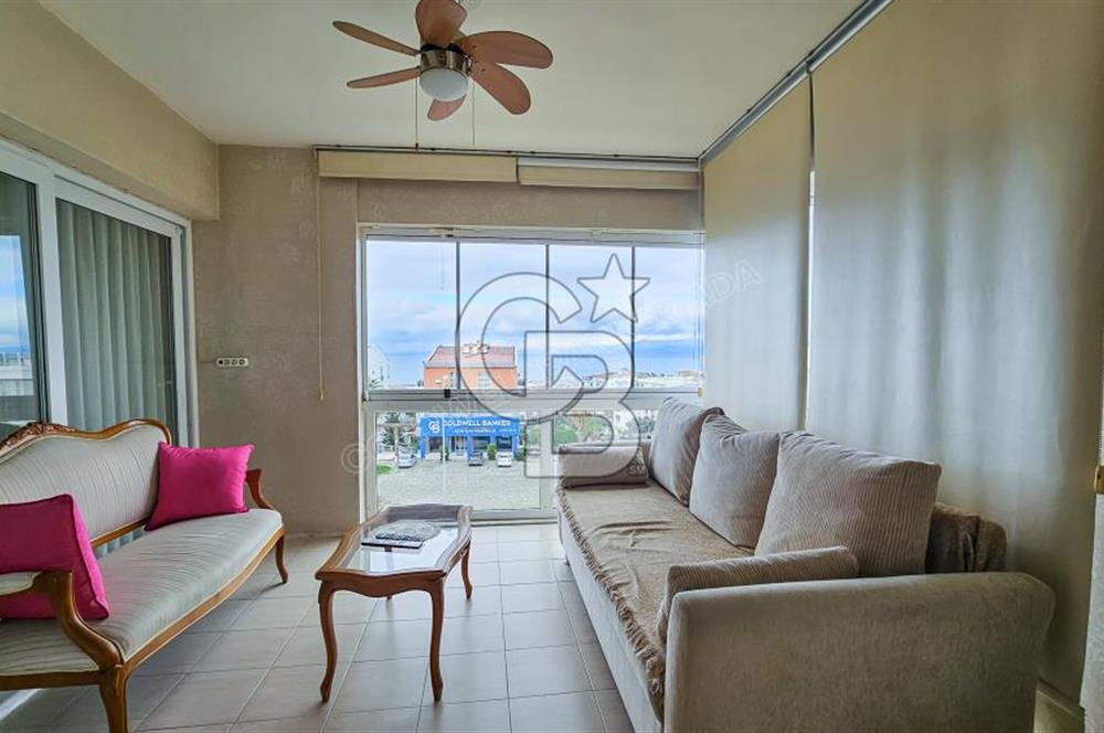 Kuşadası Ege Mahallesinde Havuzlu Sitede Deniz Manzaralı 4+1 Bakımlı Daire