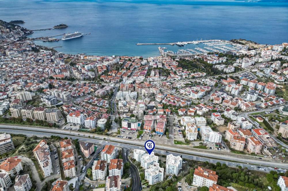 Kuşadası Ege Mahallesinde Havuzlu Sitede Deniz Manzaralı 4+1 Bakımlı Daire