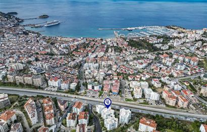 Kuşadası Ege Mahallesinde Havuzlu Sitede Deniz Manzaralı 4+1 Bakımlı Daire