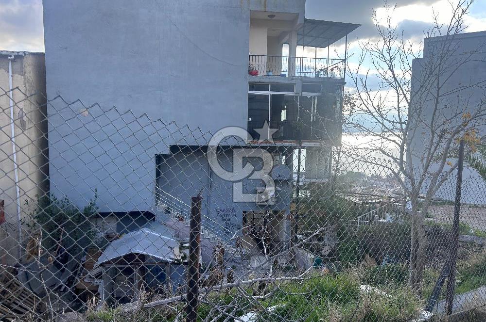 Bayraklı’da 102 m2 Müthiş Konumda Arsa