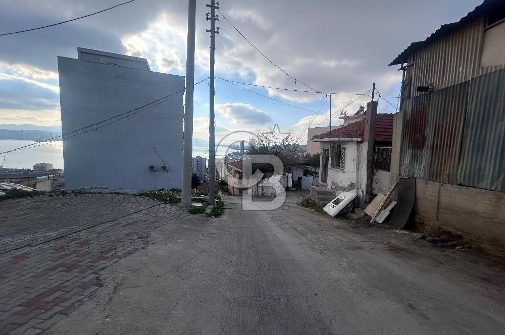 Bayraklı’da 102 m2 Müthiş Konumda Arsa