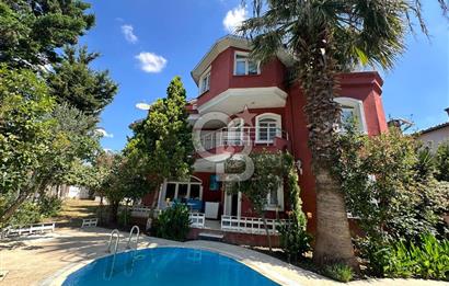 GÜZELCE'DE MUHTEŞEM KONUMDA KÖŞE PARSELDE TRİPLEKS VİLLA