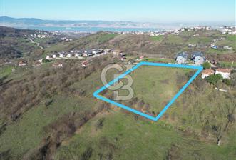 BAŞİSKELE KILIÇARSLANDA ÇİFT YOLA CEPHE 3422 M2 % 20 İMARLI ARSA