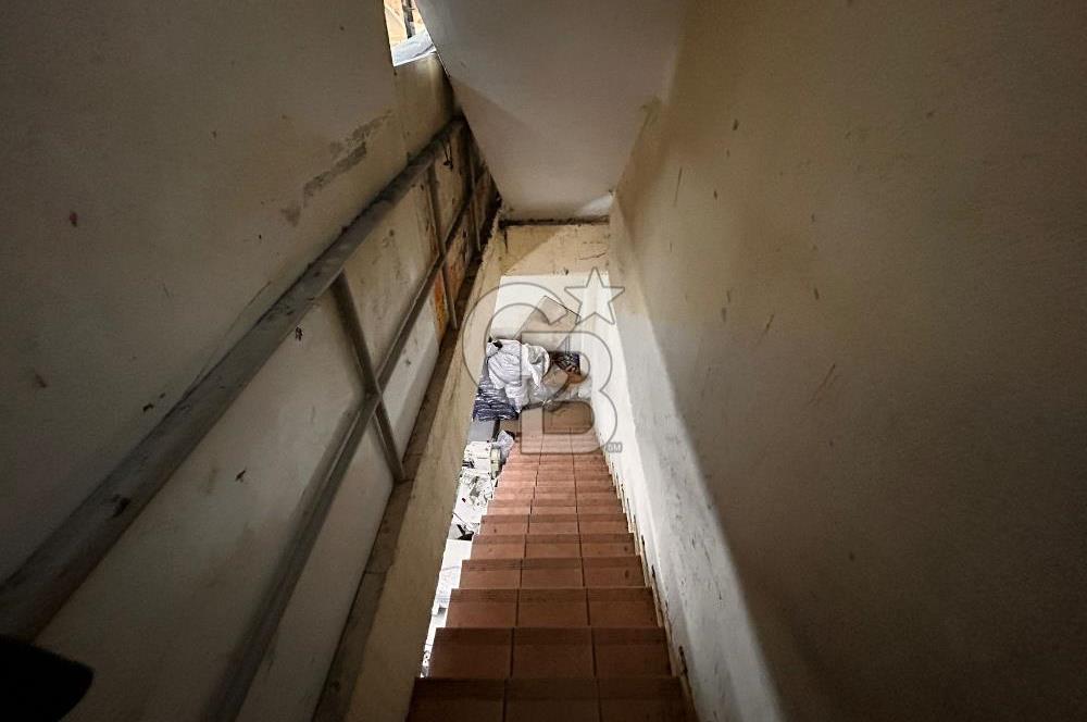 İZMİR BORNOVA MTK SİTESİNDE SATILIK 400M2 4 KATLI ATÖLYE
