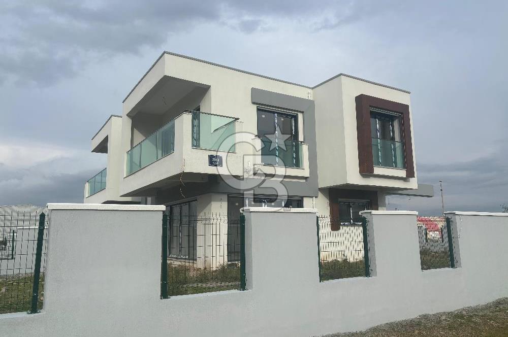 CB Yalı'dan Seyrek Günerli Mah. De Satılık Villa