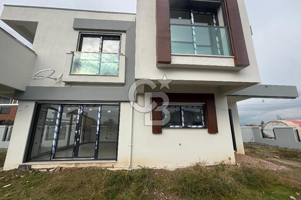 CB Yalı'dan Seyrek Günerli Mah. De Satılık Villa