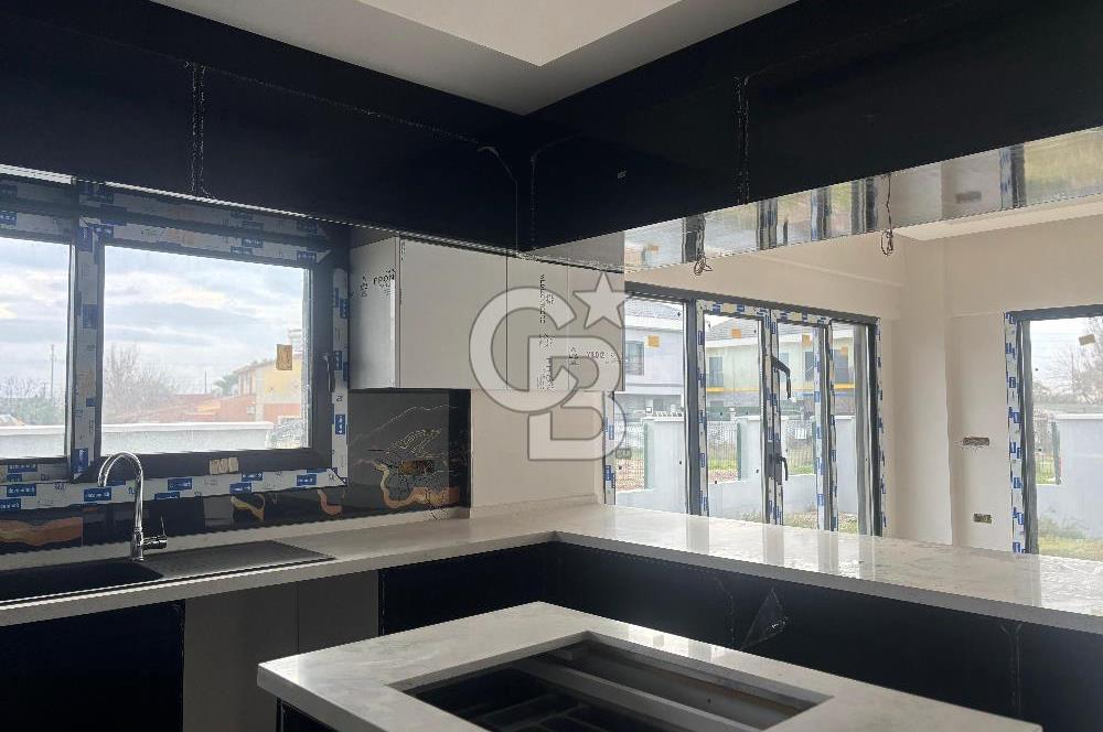 CB Yalı'dan Seyrek Günerli Mah. De Satılık Villa