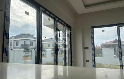 CB Yalı'dan Seyrek Günerli Mah. De Satılık Villa