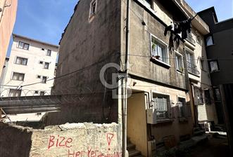 Galataport'a Yürüme Mesafesinde Satılık Bina (Tekliflere Açığız)