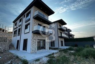 Çandarlı Havuzlu Sitede 3+1 triplex Villa 