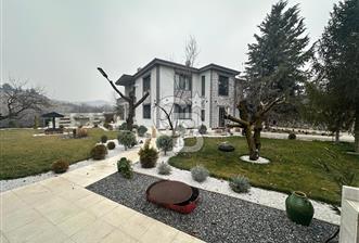 COLDWELL BANKER'den HAYALLERİN ÖTESİNDE SATILIK VİLLA VE BAHÇE