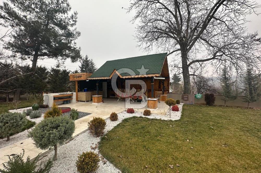 COLDWELL BANKER'den HAYALLERİN ÖTESİNDE SATILIK VİLLA VE BAHÇE