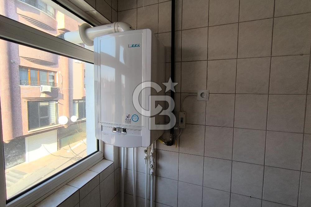 KAVACIK SUBAYEVLERİ ÜÇYILDIZ CADDESİNDE 3+1 SATILIK TEMİZ DAİRE