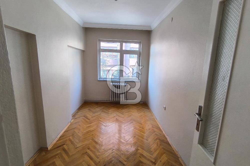 KAVACIK SUBAYEVLERİ ÜÇYILDIZ CADDESİNDE 3+1 SATILIK TEMİZ DAİRE