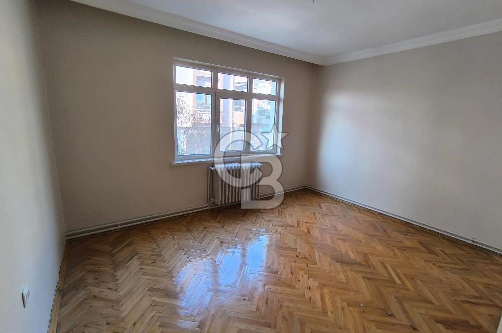KAVACIK SUBAYEVLERİ ÜÇYILDIZ CADDESİNDE 3+1 SATILIK TEMİZ DAİRE