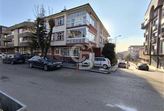 KAVACIK SUBAYEVLERİ ÜÇYILDIZ CADDESİNDE 3+1 SATILIK TEMİZ DAİRE