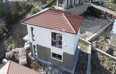 Karaburun Saip Mahallesi'nde 4+1 Müstakil Villa