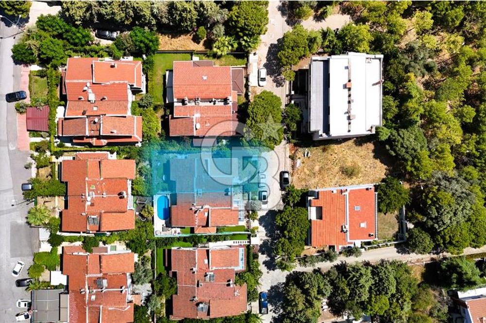 İZMİR BORNOVA EVKA-3'TE BAHÇELİ DUBLEKS 3+1 SATILIK VİLLA