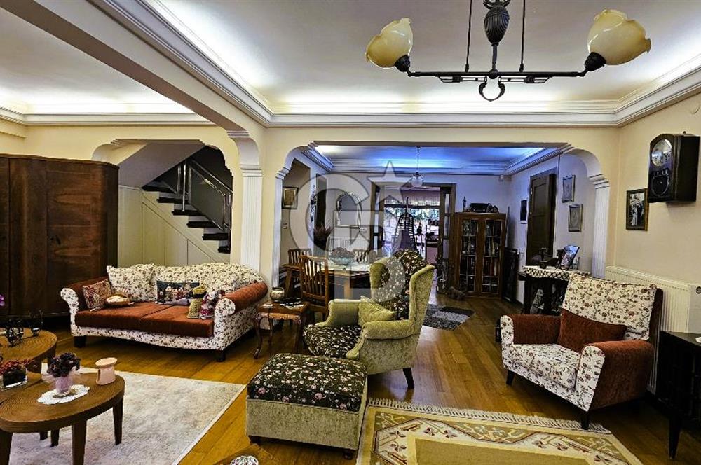 İZMİR BORNOVA EVKA-3'TE BAHÇELİ DUBLEKS 3+1 SATILIK VİLLA
