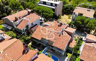 İZMİR BORNOVA EVKA-3'TE BAHÇELİ DUBLEKS 3+1 SATILIK VİLLA