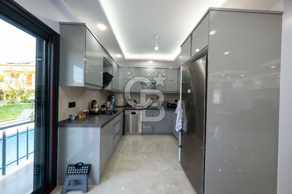 Şirinkent ' te Denize 450 metre Lüks Villa